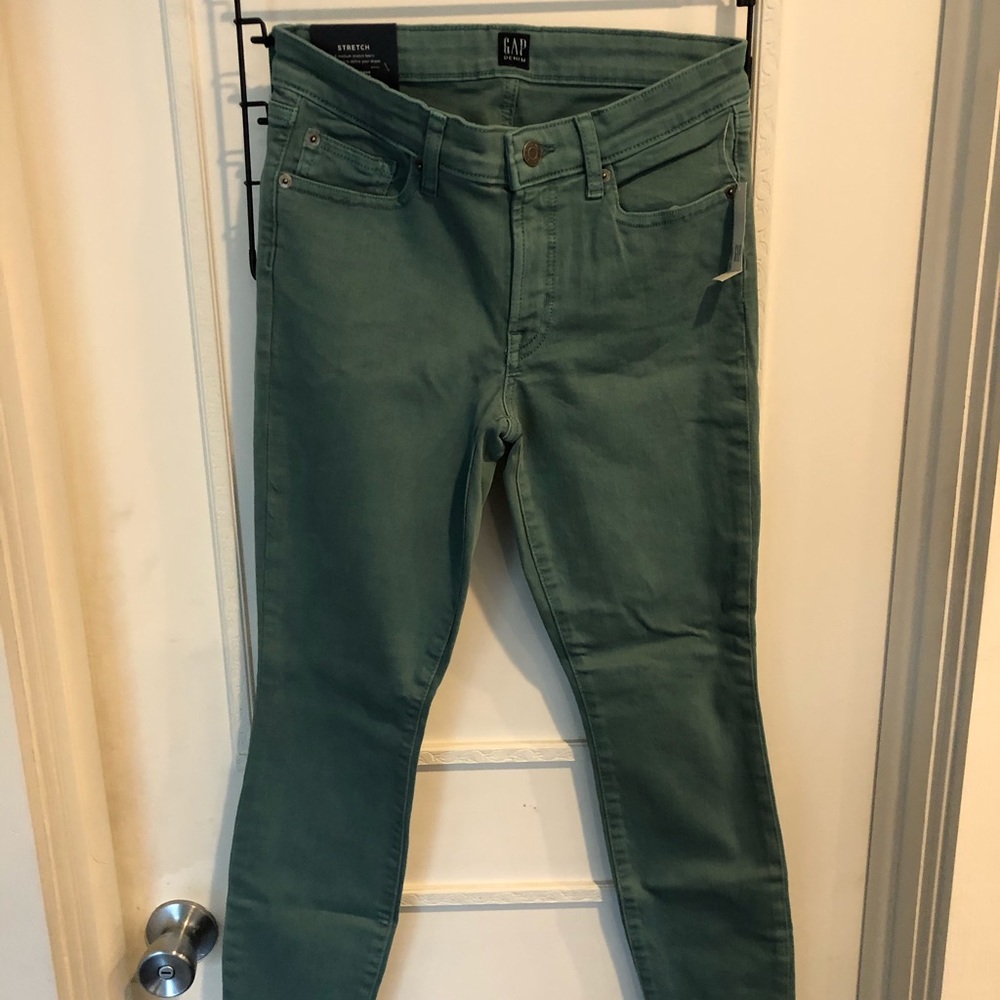 GAP women’s colored jeans